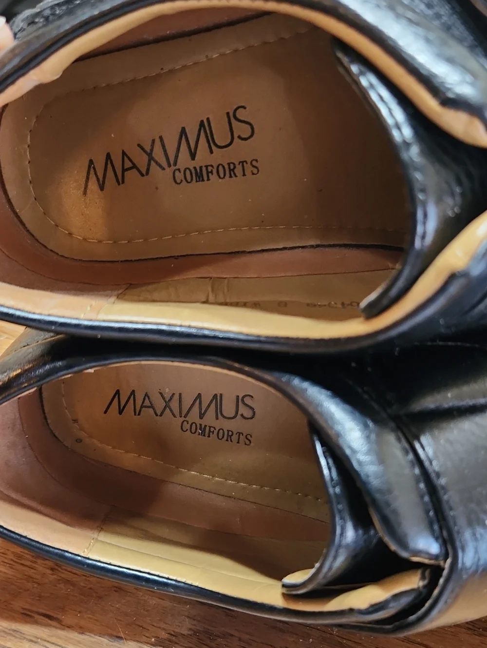 Maximus Comfort Slip On Velcro Closure Dress Shoes Size 8W